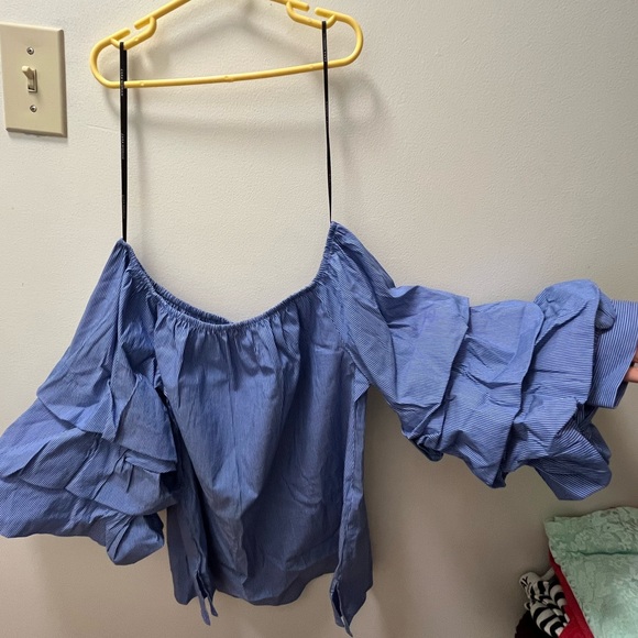 Puffy arm Zara shirt - Picture 1 of 3